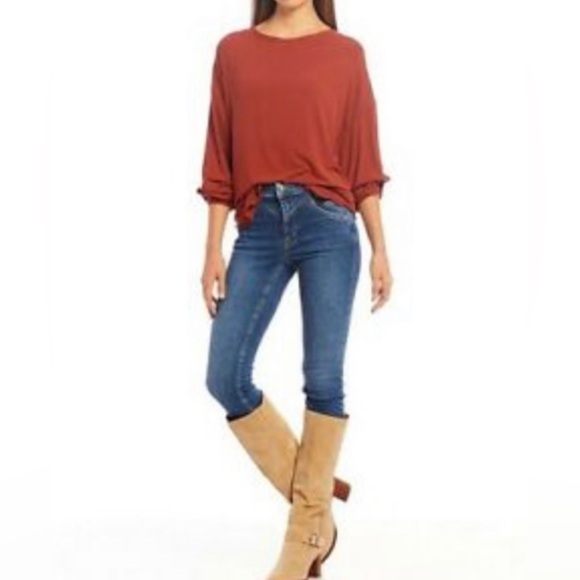 NEW✨ FREE PEOPLE TOP - Picture 2 of 7